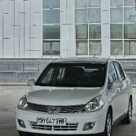Nissan Versa 2010