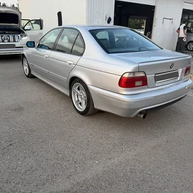 BMW E39 2000