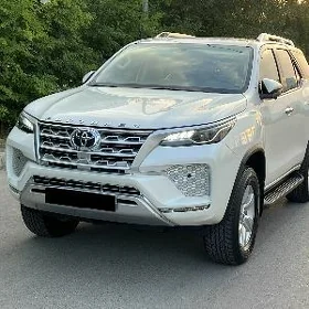 Toyota Fortuner 2021