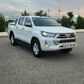 Toyota Hilux 2024