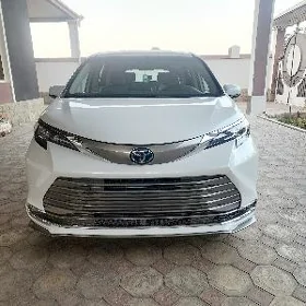 Toyota Sienna 2021