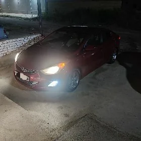 Hyundai Elantra 2013