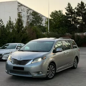 Toyota Sienna 2016