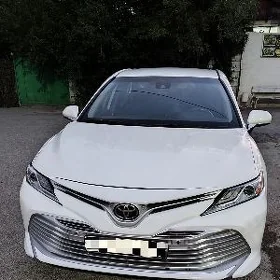 Toyota Camry 2019