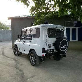 UAZ 469 2005