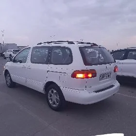 Toyota Sienna 2000