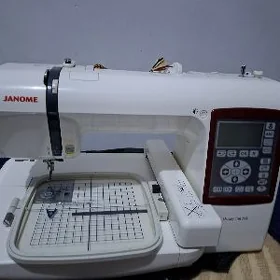 kompyuter maşyn gyzyl ekeran