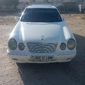 Mercedes-Benz E320 2000