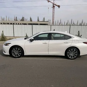 Lexus ES 350 2020