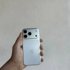 iPhone 17 pro silver