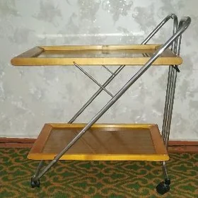 столик на колесах