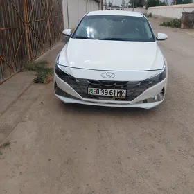 Hyundai Elantra 2021