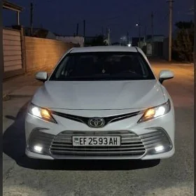 Toyota Camry 2021