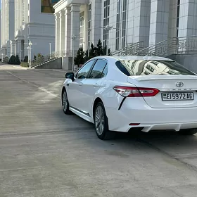 Toyota Camry 2021
