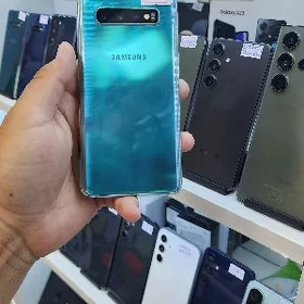 S10