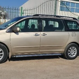 Toyota Sienna 2004
