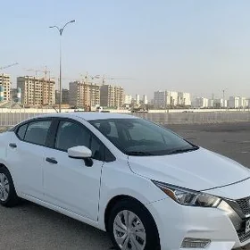 Nissan Versa 2020