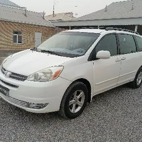 Toyota Sienna 2004