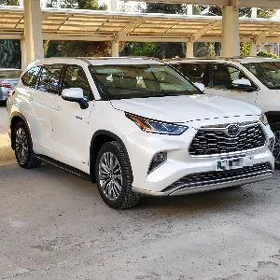 Toyota Highlander Hybrid 2021
