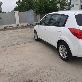 Nissan Versa 2010