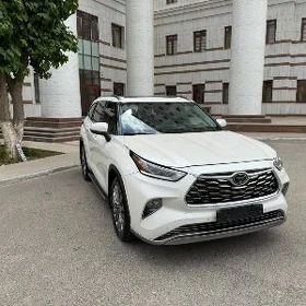 Toyota Highlander 2021