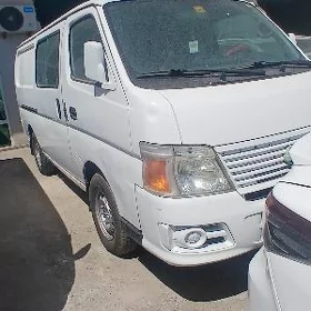 Nissan Urvan 2011