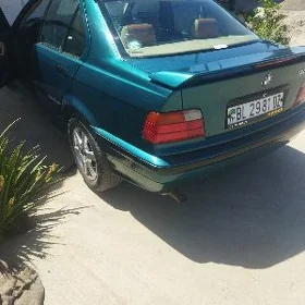 BMW 320 1992