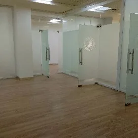 Arenda Rysgal ofis 225m²