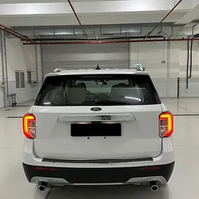 Ford Explorer 2021
