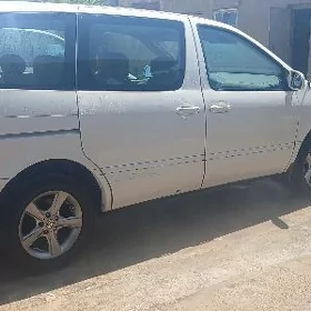 Toyota Sienna 2000