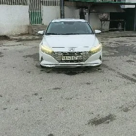 Hyundai Elantra 2021