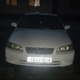 Toyota Camry 1999