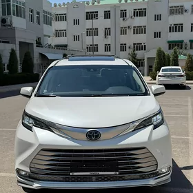 Toyota Sienna 2022