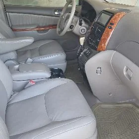 Toyota Sienna 2008
