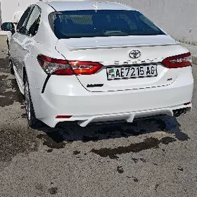 Toyota Camry 2018