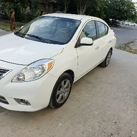Nissan Versa 2011