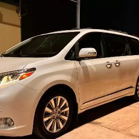 Toyota Sienna 2016