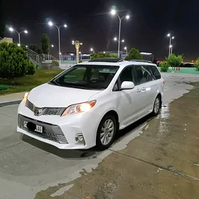 Toyota Sienna 2016