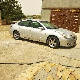 Nissan Altima 2012