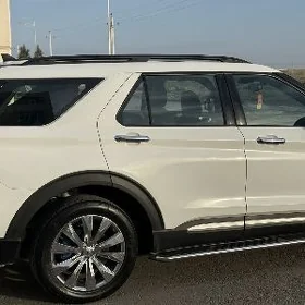 Ford Explorer 2022