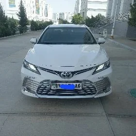 Toyota Camry 2021