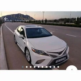 Toyota Camry 2018