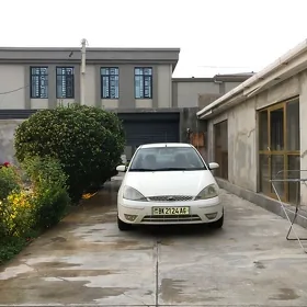 Ford Focus 2000