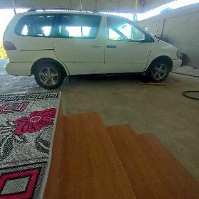 Toyota Sienna 1999