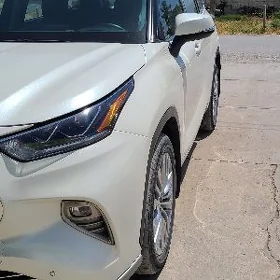 Toyota Highlander 2021