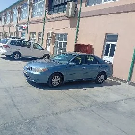 Toyota Camry 2004
