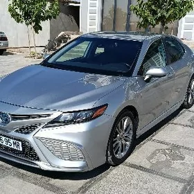 Toyota Camry 2021