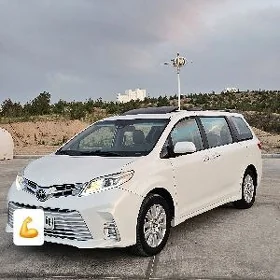 Toyota Sienna 2019