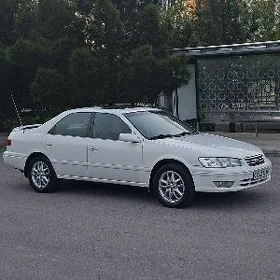 Toyota Camry 2001