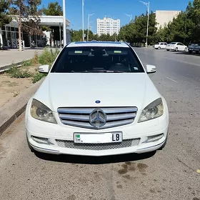 Mercedes-Benz C300 2010